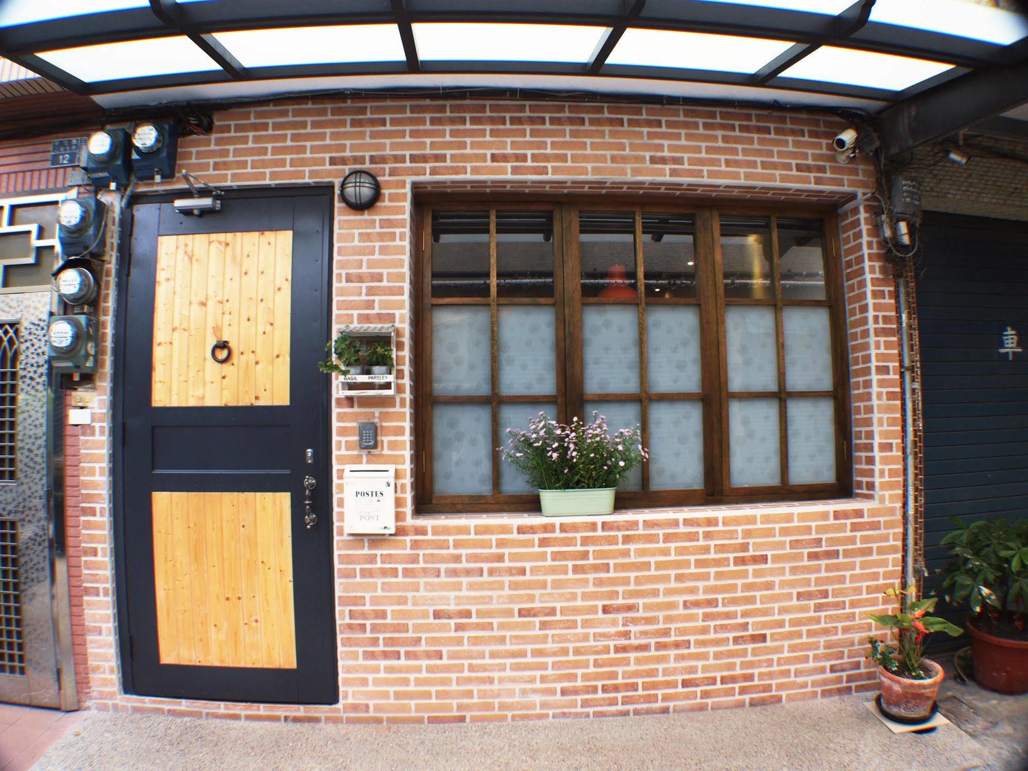 Knock Knock Hostel Kaohsiung Exterior foto